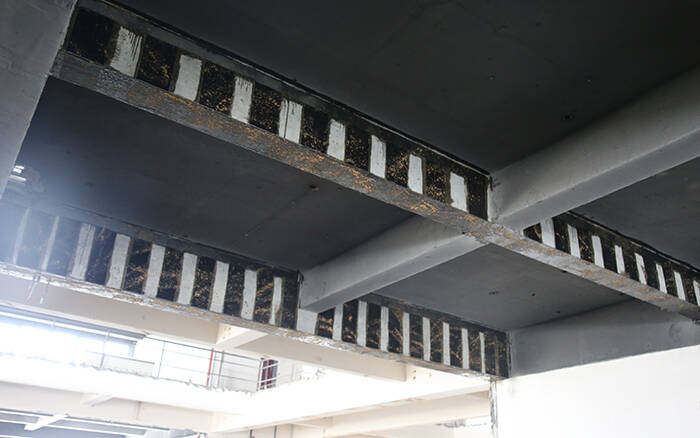 Karbon fiber kumaş takviyeli beton kiriş Karbon fiber kumaş takviyeli beton kiriş