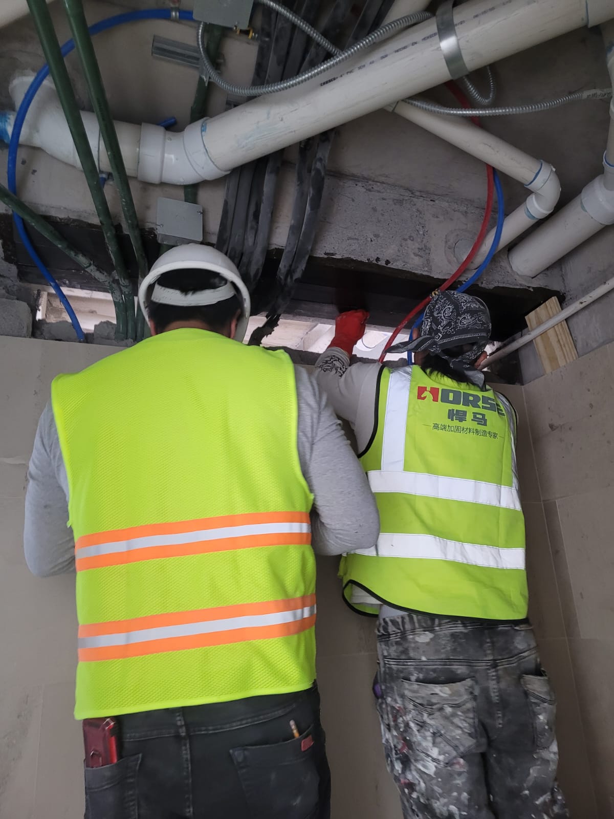Meksika'da Karbon Fiber Takviyeli Polimer (CFRP) ile Beton Kirişin Güçlendirilmesi