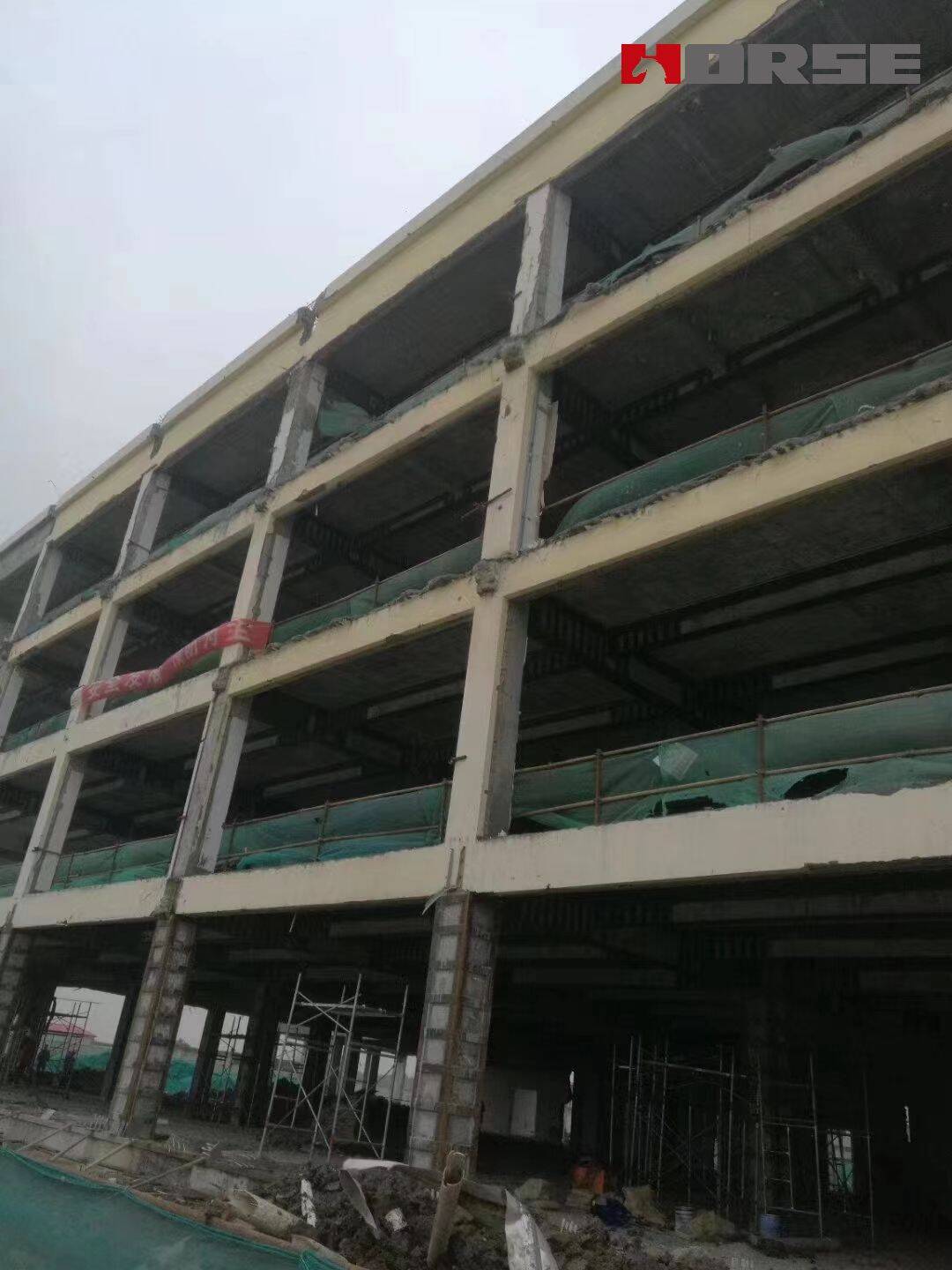 Ofis Binalarının Çelik Levha ve Karbon Fiberle Sağlık Tesislerine Dönüştürülmesi