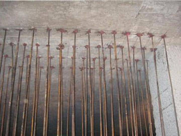 Kesme duvarların kesit büyütme yöntemiyle güçlendirilmesi (sonradan yerleştirilen ankraj)