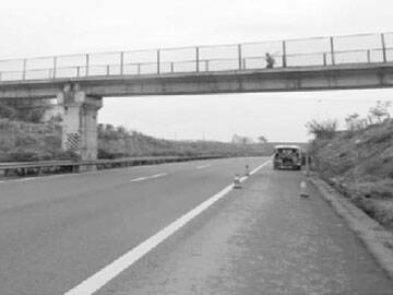 Çift katmanlı karbon fiber laminat takviyeli sıradan içi boş levha yaya köprüsü