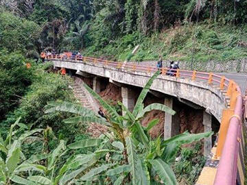Cadas Pangeran Konsol Yolunun Karbon Fiber Takviyeli Polimer (FRP) ile Güçlendirilmesi